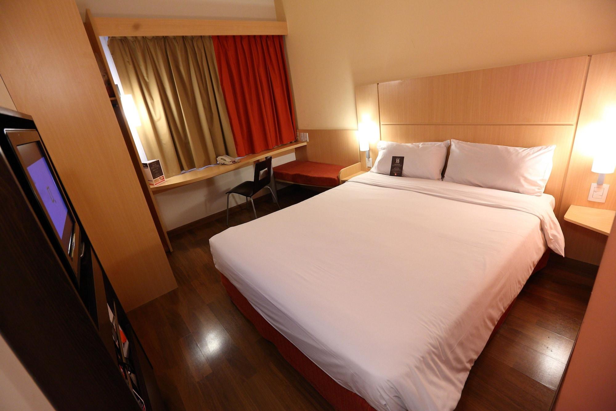 Ibis Buenos Aires Obelisco Hotel Exterior photo
